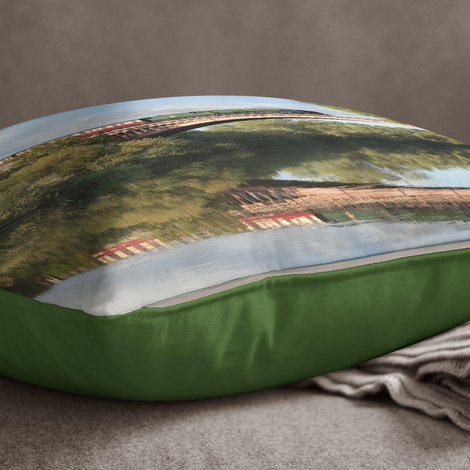 Duchess Of Sutherland On Victoria Bridge - 40 x 40 cm Cushion (JFS00037) Yoosh